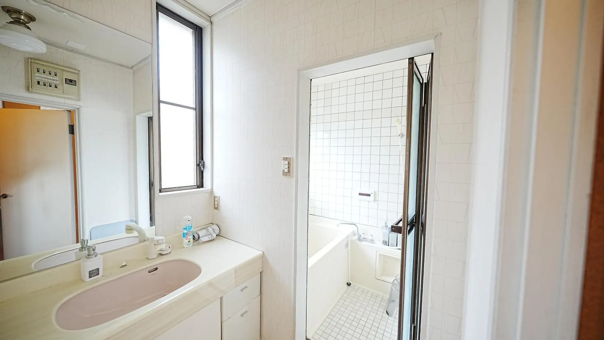 Family Or Business Travel 20 Percent Off 20 Guests 144Sqm Free Ikebukuro Shuttle 2 Kitchens Bathrooms 4 Bedrooms Tokyo Villa