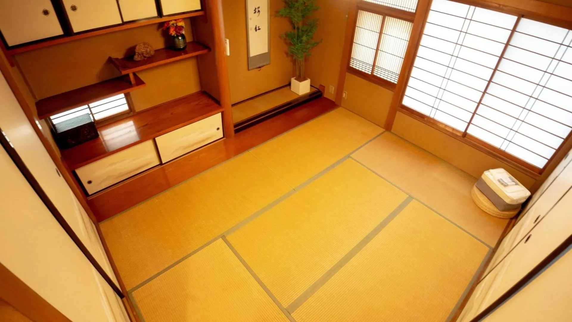 Family Or Business Travel 20 Percent Off 20 Guests 144Sqm Free Ikebukuro Shuttle 2 Kitchens Bathrooms 4 Bedrooms Tokyo